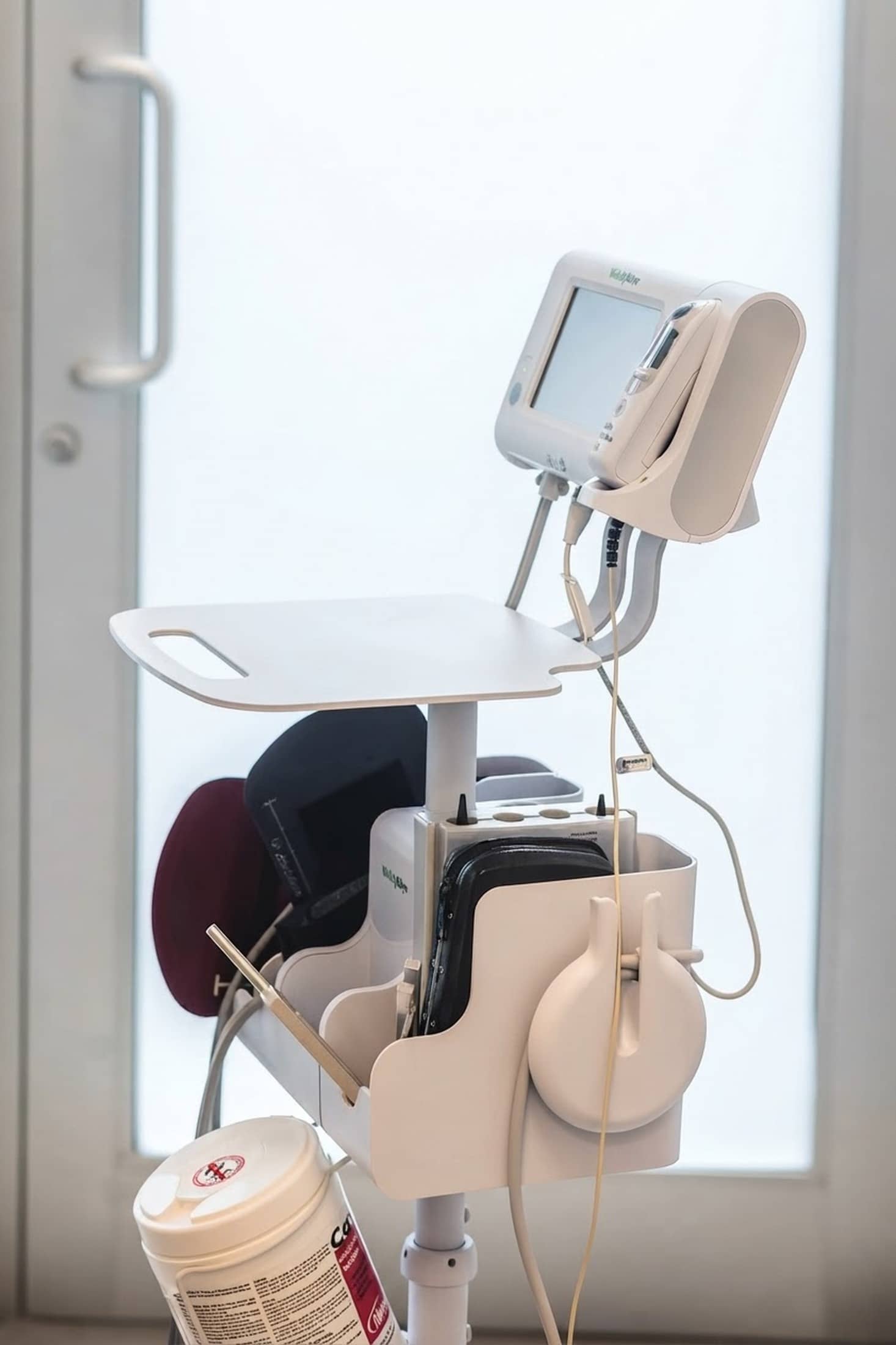 Treatment chair and laser equipment in the Staten Island office